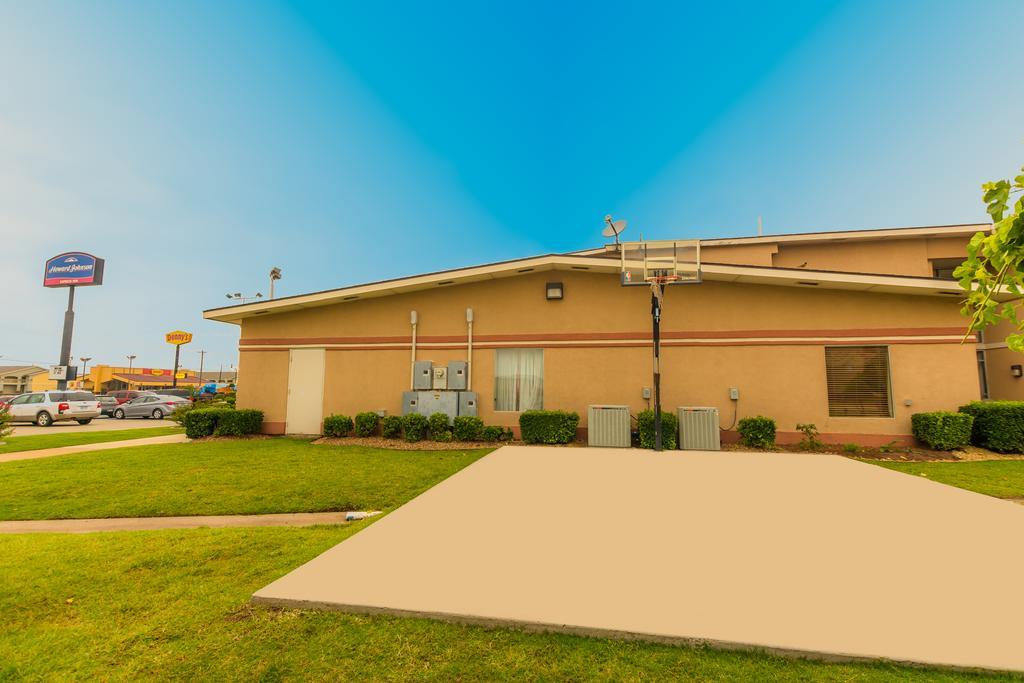 Howard Johnson By Wyndham Oklahoma City Okc Airport, Fairgrounds, I40 Ngoại thất bức ảnh