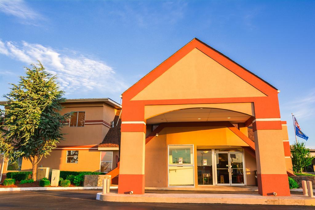 Howard Johnson By Wyndham Oklahoma City Okc Airport, Fairgrounds, I40 Ngoại thất bức ảnh